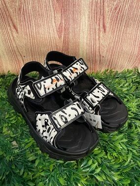 adidas by Stella McCartney Women’s Hika Outdoor Sandals